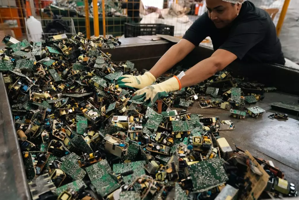 Lorene: Lixo eletrônico